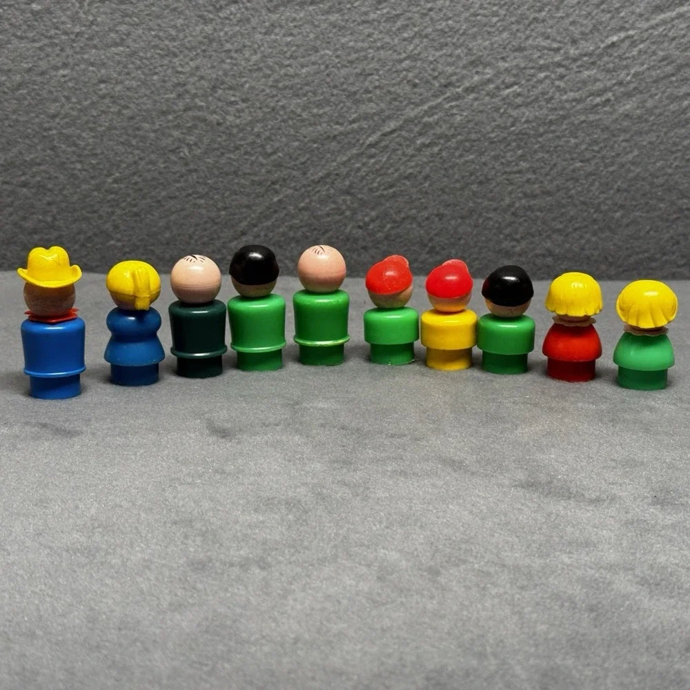 Lot of 10 Vintage of Assorted Fisher Price Little People Figures Plastic